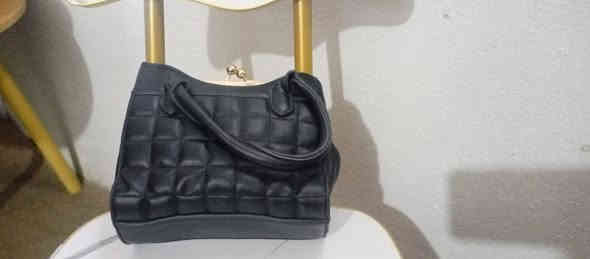 اهلا وسهلا للحجز ***********
توصيل داخل كربلاء ب4
بغداد 5
محافظات 6
يوجد جمله مفرد
