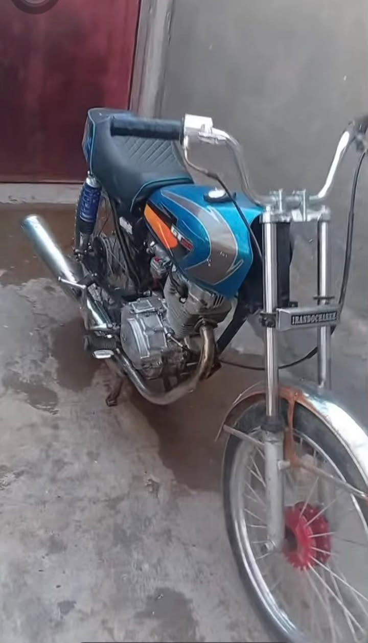 كلك 
تعمير كامل عدى المكينه كله جديد 
مجفته تجفيت كامل بوشه وبستم ولفات ولاستيك ولف 
مكينه ليفان القديم 
325 ترخص للشراي 
كربلاء الالف دار 
***********
