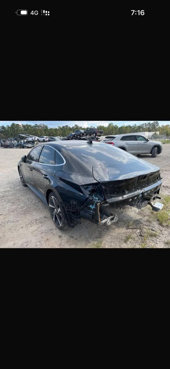 سلام عليكم سوناتا للبيع ٢٠٢٣ بيها حادث خلفي جاملاغات كفاله رقيق صندوق كفاله  فقط مكان سبير رقمي *********** مكاني بصره مشراق جديد. ماشيه ٤٧ السعر ١٦٨
