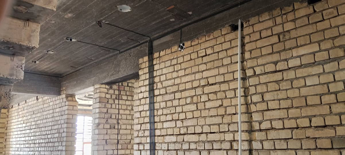 سلام عليكم
من رخصت صاحب الكروب 
كهربائيّ متفرغ بحاجه للعمل 
او اعمل بجور يوميه 
بغداد المعامل ***********
