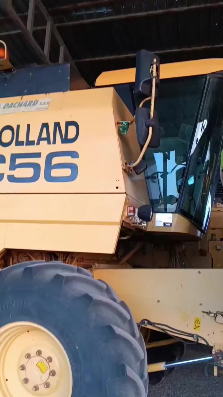 حاصده للبيع موديل 2000 خمسه بلم هيدرو تك درام دخول جديد مكفوله كفاله عامه كير محرك اكسلات شواصي طبله 17فوت  عاده 3800،. رقم واسط الماني سنويه لل26 بأسمي للاستفسار الاتصال على ***********
