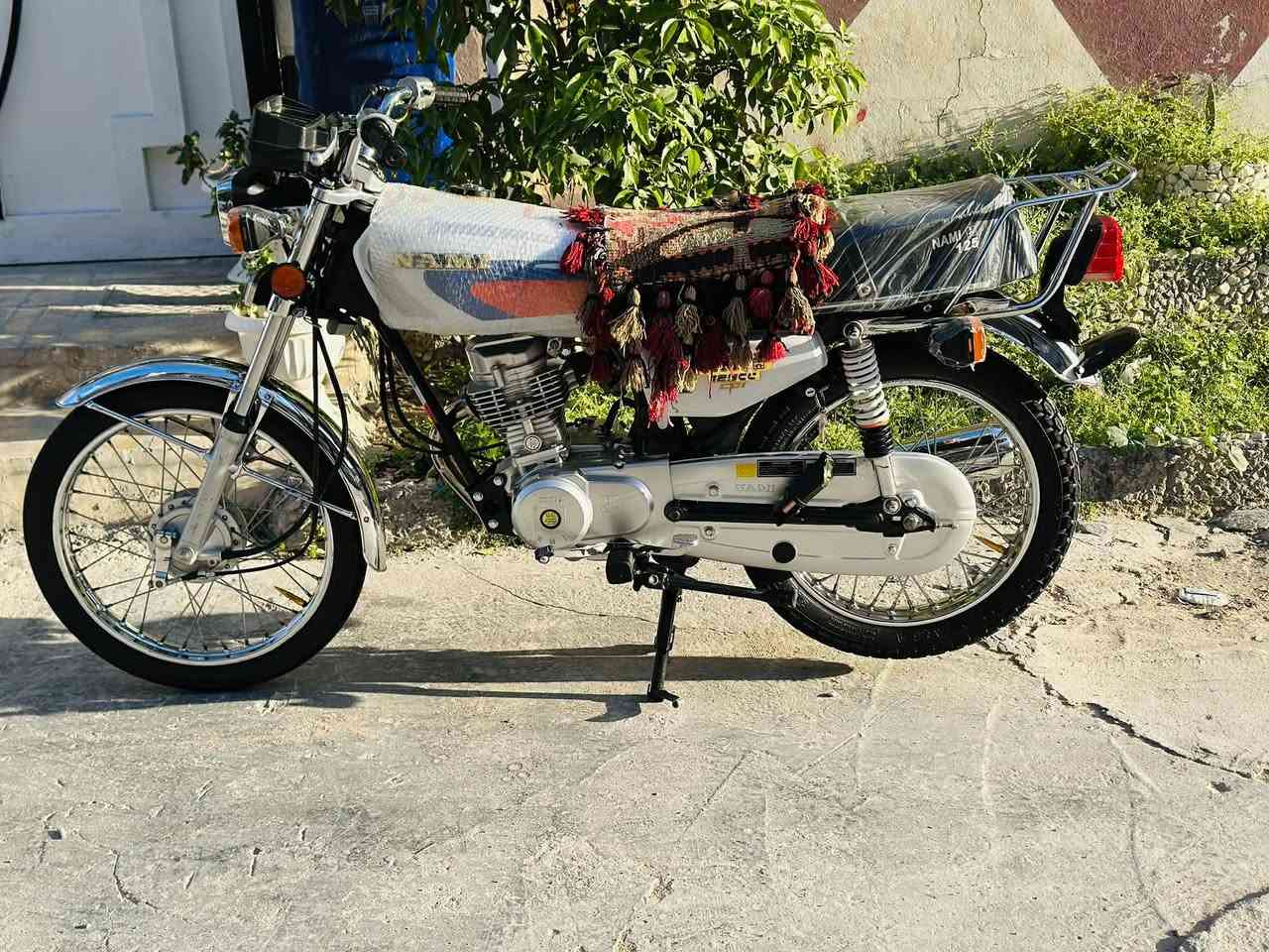 سلام عليكم نامة البيع موديل ٢٣طالعة بل٢٤ نظافتها خير من اللة مثل الصورة ماناقصها اي شي الدراجة كلهة بلاديي مكان كربلاء الشراي يتصل ***********
