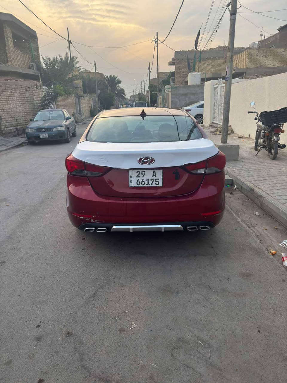 النترا ١٦ ماروني فول مواصفات امريكي حادثها جاملغ خلفي وقبق جنطه والبنيد بالحادث مليوح من فوك وساحبي سحب نفسة البجم عده البنيد حتى الدعاميه شركة قبق جنطه مبدل رقم واسط انكليزي بأسمي تحويل مباشر مواصفاتها
فول تحكم ستيرن 
بصمتين 
سلايد روف (فتحه بالقمارة) 
اشاير بالمري 
كشنات تدفئه 
نضام ايكو تقليل صرف الوقود 
مانع انزلاق 
مكينه ٢٠٠٠ 
كير 6نمر atm المرغوب 
شاشه لمس صغيرة 
كير مكينه مكفولات سيارة مال جناي خير من الله تبريد فول مكينه خير من الله عزم وقوة ونشاط ب ١١٥ وبيها مجال الاتصال عل رقم *********** غير متواجد عل فيس
