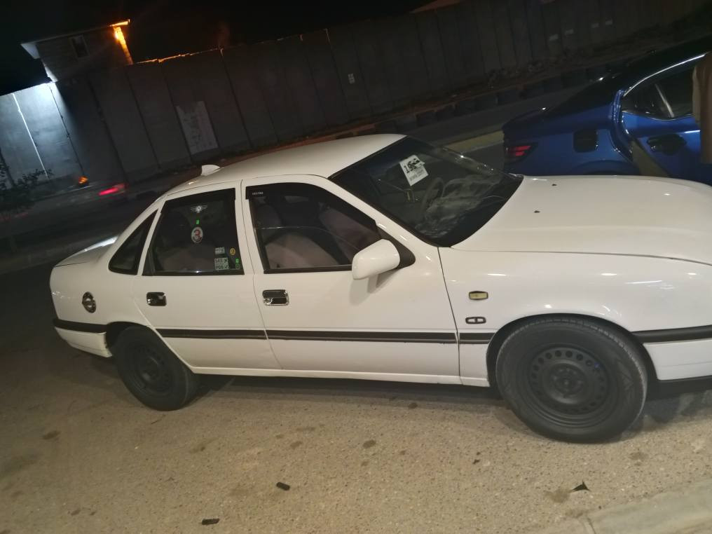 سلام عليكم اوبل فكترا موديل 91 گير اوتوماتيك محرك 18 كل شيء شرط مشروع وطني دفتر بنزين بيه قطعتين صبغ فقط هلالات ما مصلحه دوسات ما مصلحه  شراي يخابر ،، *********** مكان كركوك حي الخضراء كركوك, العراق
