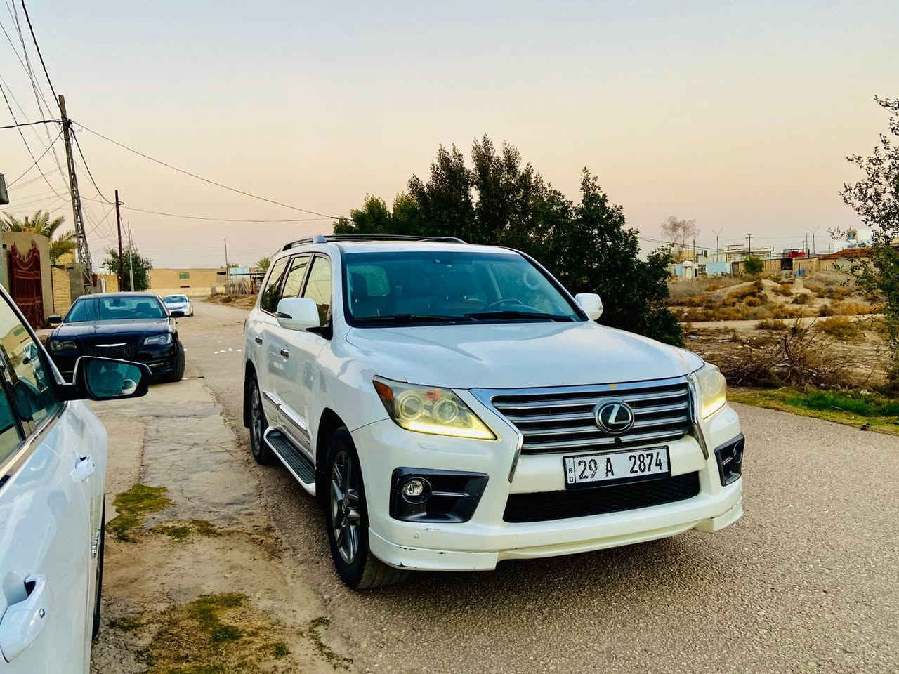 رقم دولي بأسميLX 570.   SPORT موديل 2013  فووول مواصفات  كشنات جلد اصلي قرميدي  تدفئه تبريد الاماميات والخلفيات تدفئه وكهرباء  تبريد 3 قطع منفصل تحكم خلفي  محرك 5700V8 بصمه تشغيل وبيبان وجنطه ذاكره خزن ميموري  لايت زنون  فور ويل  سلايد رووف  جنطه كهرباء  داخل صاج ملكي  فوول تحكمات  شاشه اصليه كامره خلفيه بلاديه  حساس امامي خلفي اصلي  كامره اماميه  نفكيشن  كراسي الاخيره كهرباء  شاشه عدد ٢ خلفيه  يدات نيكل  مري اوتوو وشفط  ثلاجه داخليه  زراك لايت  ستيرن كهرباء  جكات انظمه متعدده القياده مانع انزلاق مانع انحدار

مكفوله من التبديل
السعر ٣٨٥

***********
***********
