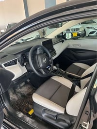 كرولا • ٢٠٢٥ • بدون دواخل