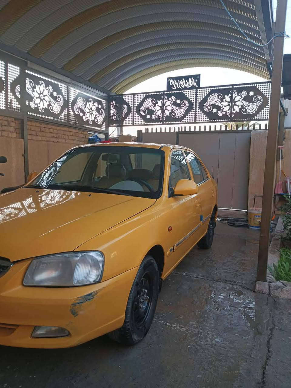 ‏سلام عليكم فيرنا 2014 سيارة باسمي ‏مكينة جديده هسه شاادلها مقفولة كير مقفول ￼هيه غرامات كل مصفرة ‏تخم ‏ ‏تاير جديدة صدر جديد السعر 70بي مجال بغداد ***********
