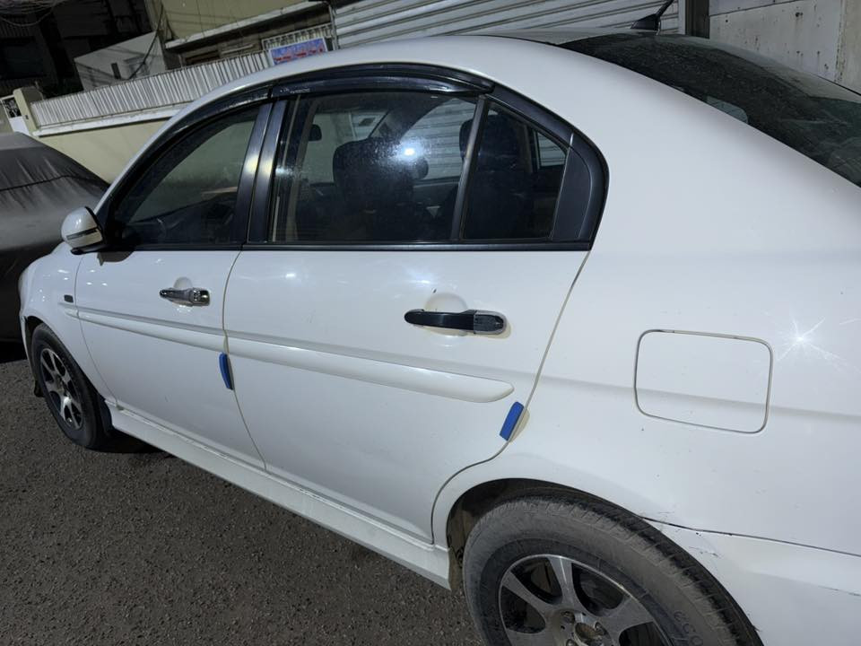 سيارة اكسنت للبيع موديل 2011 وارد خليجي صبغ قليل بنيد وجاملغ أيسر ما بيها حادث  السعر 95 قفل للتواصل ***********
