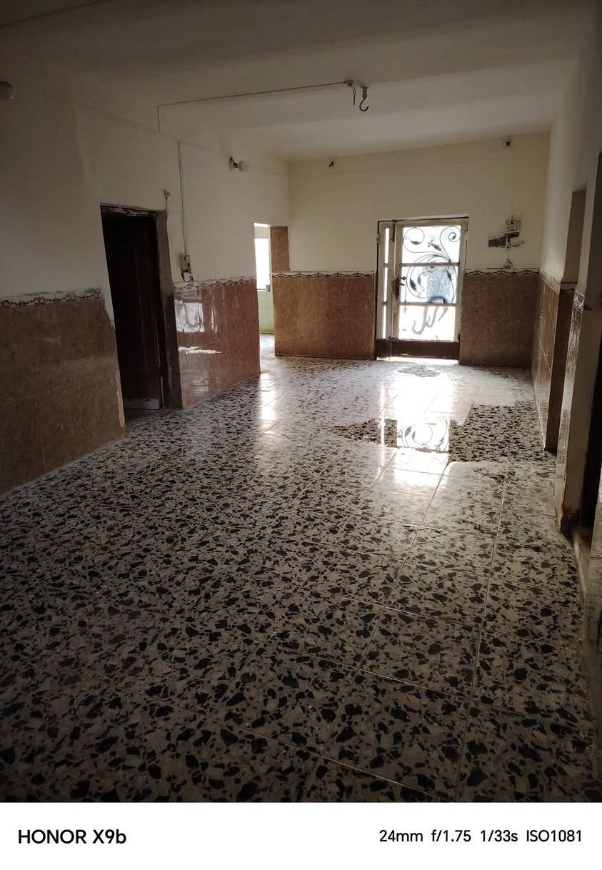 يوجد لدينا
دار الإيجار طابقين

اربع غرف نوم و استقبال كلدور و مطبخ مجمع صحيات

سعر الاجار 450 الف

حله حي العسكري خلف ام حميد الوكيلة

للاستفسار الاتصال على الرقم ***********
