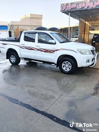 تــوێتا هایلۆکس 2014 علووج بێ ڕقم دوو بستو  سی پەنجەی سبوغە کەمە ساردە...