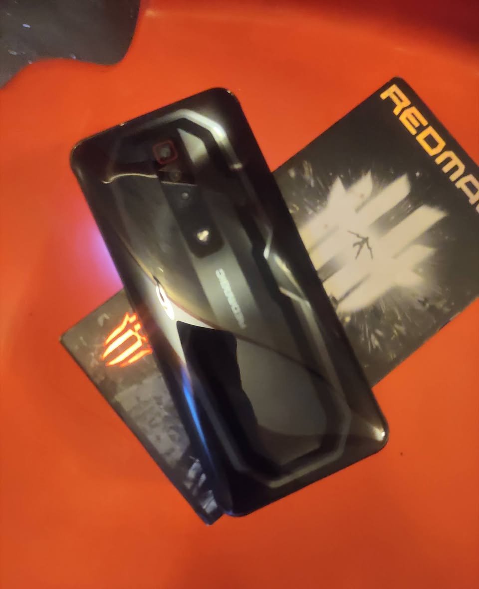 ريد ماجيك 7
معالج سنابدراكون 8 جين 1

ذاكرة 128 رام 12 

شاشة 165 هيرتز ببحي 90 فريم فول سلاسة

شفتات العب بي شغالة

مكان بغداد واكو توصيل سعر 300 بي مجال 

تفاصيل باقيه واتساب او خاص ‏‪0783 208 7088‬‏
