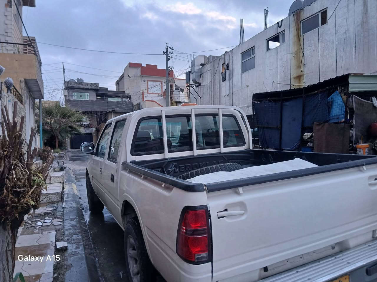 گۆناو 2009
ڕەقەم سلێمانی 
سەنەوی بەسەرچووە 
هەیکەلی زۆرجوان و هەزەی نوێیە
50وەرەقەو مامەڵە
***********
