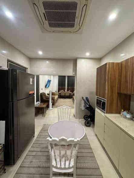 🏢شقة للبيع تمليك في مجمع سند المستقبل
📍- موقع الشقة مميز في الكرادة بين كرادة داخل وابو نواس 

📏- مساحة ١١٠ متر

- طابق ارضي واجهه اماميه 

- تحتوي على سبالت نظام تبريد مركزي -

- تتكون من استقبال + مطبخ + ٢ غرفه نوم + ٢ صحيات 

- نظام سكيورتي 

🚘-كراج سيارات اسفل البناية
💸السعر 260 مليون 

📠للاستفسار الاتصال على الرقم متوفر واتساب أيضا 

📞***********

🛑 نستقبل كافة العروض ✅
( تجاري/ زراعي/ بيع/ ايجار )
