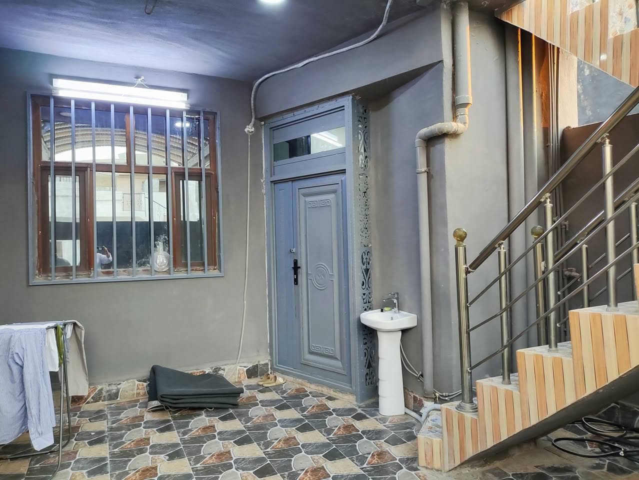 دار زراعي ١٠٠م طابقين واجهه ٥م وطول ٢٠م..
٣غرف نوم درج خارجي وداخلي..
طريق المعارض قرب شقق غاز الشمال..سعر مناسب ٧٠مليون
مكتب البركات للعقار ***********
