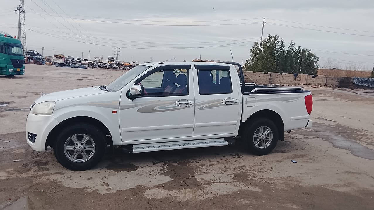 السلام عليكم للبيع كريت ويل 2015 رقم ذي قار نكليزي مصفره هيئه وغرامات.   السياره مكفوله. كفاله عامه صدر  محرك كير تخم تاير. تبريد سنويه 28 تحويل مباشر   مكان ناصريه شطره    سياره جديده مال جناي.  السعر 88 وبيها مجال للستفسار اتصال عل رقم ***********
