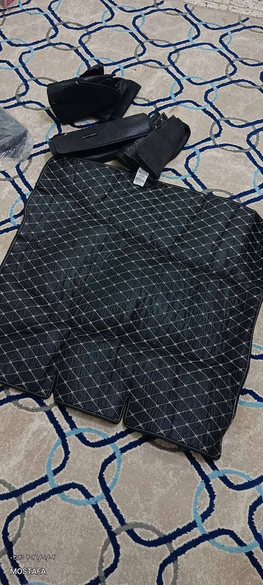 ارضية صندوق اودي مال امازون اوربي اصلي الي يفيدنه يكتب سعر وياخذهن رجاء محظور من الرد على التعليقات اكتب سعر واخذهن واني بخدمتكم ***********
