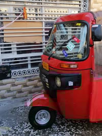 شباب تكتك موديل 22 شهر الخامس تكتك نضيفه بيع سريع السعر 8:ونص وبيها مج...