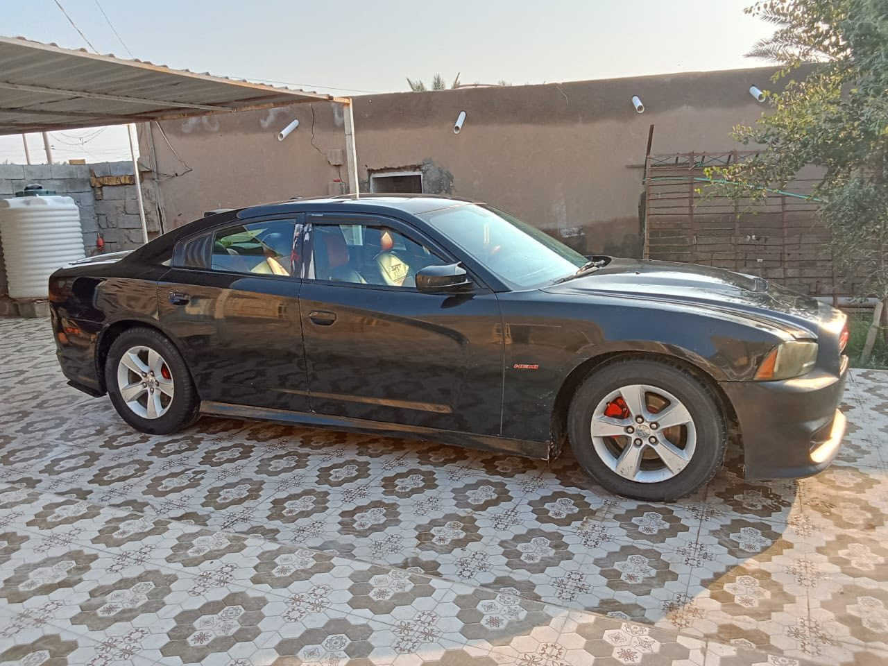 السلام عليكم
جارجر ٢٠١١ 
حادثها جاملغ وبنيد 
جاهزه كير مكينه حداديه تبريد 
مانقصها شي 
السعر ١٢٥ وبيها مجال 
مكاني ناصريه قضاء النصر
للاستفسار *********** 
واتساب
