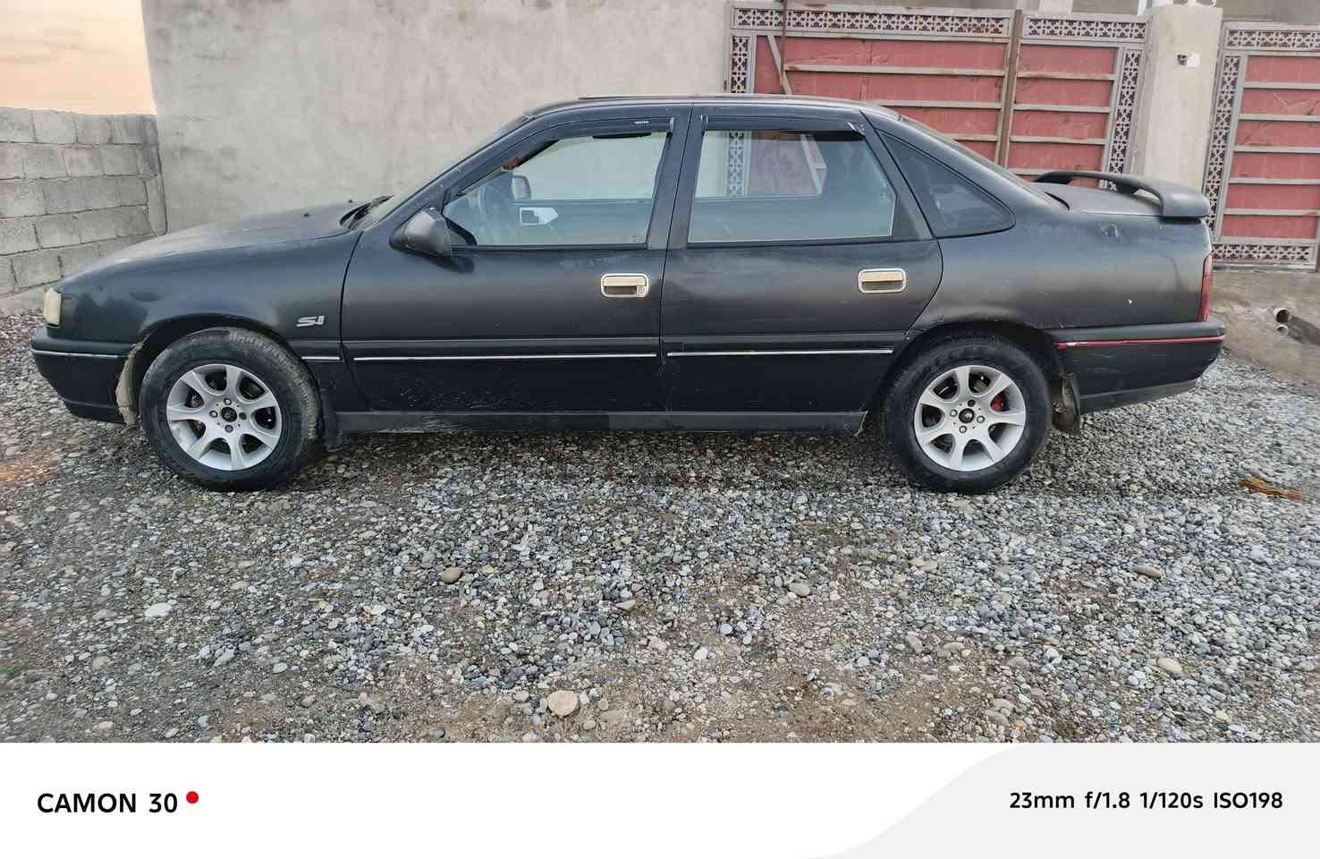 سلام عليكم اوبل فكترا حجم 20 للبيع سيارة بسمي تحويل ثاني يوم محرك كايم شاشة كاميرا صدر مامي جديدة طغم دسكات جديدة داخل نظيفة السعر 43 بيها مجال لل طيبين رقم الهاتف ***********
