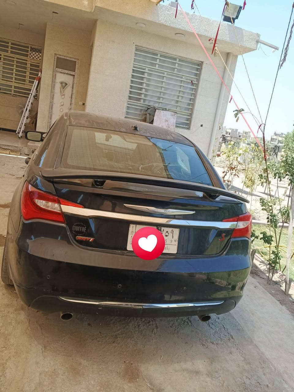 كلايسر c200                              موديل 2011                              مكينه 3600                                بيهه طخه بل جاملغ الايمن وبيهه بارد جوه باب السايق الفريز مال تدفئه مليك تبريد شغال مكينه وكير سليمات صدر خلفي جديد قبل شهرين شاده والصدر الامامي تقريبن 80بل ميه السياره فتحه بيهه سنويه ماصاقطه بعدهه بيهه جراد بل قماره والبنيد السعر 80وبيهه مجال ***********
