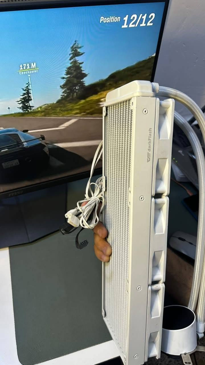 مبرد مائي ابيض
استخدام كلشش قليل 

Cooler Master 360 Core II White AIO CPU Liquid Cooler

DarkFlash

سعرة ٧٥ وي التوصيل ومجال قليل كلشش


**إذا كنت صاحب هذا الإعلان وتريد حذفه لأي سبب، رجاءا أرسل رسالة إلى الدعم الفني**