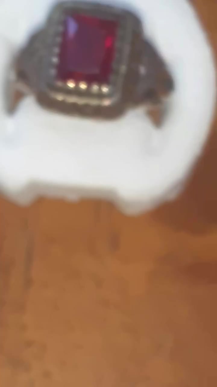 للبيع خاتم ياقوت عتيق سعر 150  الف


**إذا كنت صاحب هذا الإعلان وتريد حذفه لأي سبب، رجاءا أرسل رسالة إلى الدعم الفني**