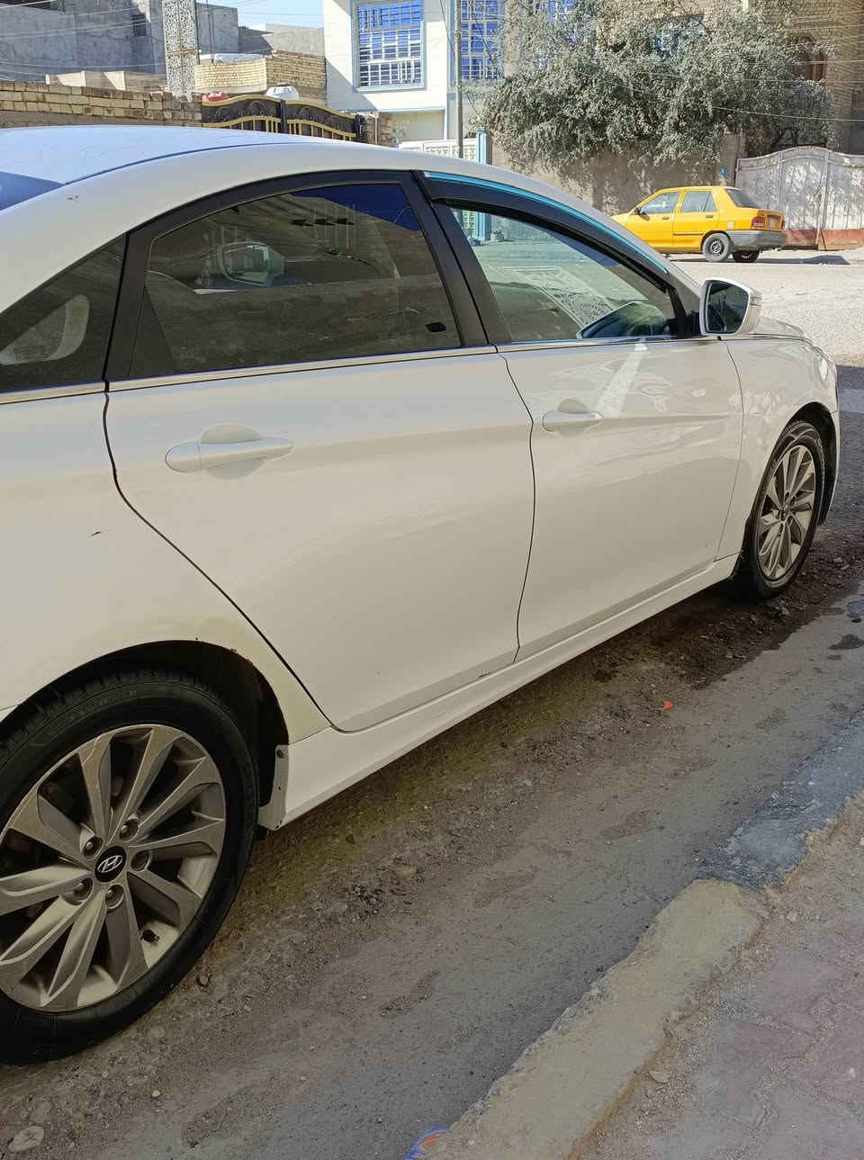 سلام عليكم شباب
سونتا خليجي مديل 14 رقم شمالي سنويه
جديده محرك/2400 شفتات ستيرن نظام ايكوا 
مريه شفط اشاير مري ويل كروم حدادبه جديده
السونار مرفق بلمنشور سعر/125
مكاني البصره /***********
