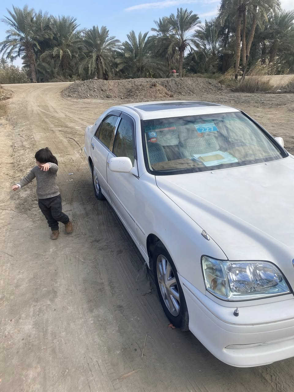 السلام عليكم ملكه للبيع فول واحد ع واحد مدفوع كمرك ضريبه كامله باقي بس ع الرقم 4 دكم فتحه ***********  السعر 125 بيه مجال
