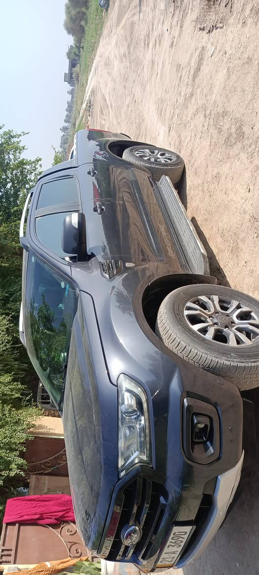 سلام عليكم فورد رينجر ديزل 2019 اربعه سلندر 2تيربو فول مواصفات تحكم ستيرن تحديد مسارا رادار حساسه  مخلفي تشغيل عن بعد اطفاء تلقائي فول مواصفات تحويل وكاله بشرط ***********//***********
