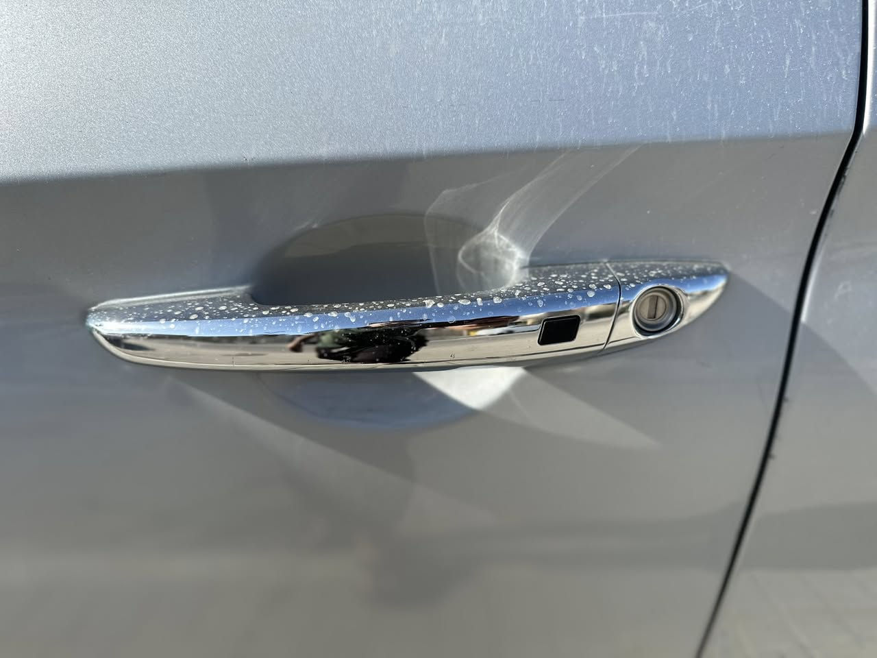 سوناتا  وارد كوري
مديل2020 معلايه 2023بدون رقم  موصفات بصمه مرايات شفط كشن كهربائي السعر 120 بيه مجال العنوان البصره ***********
