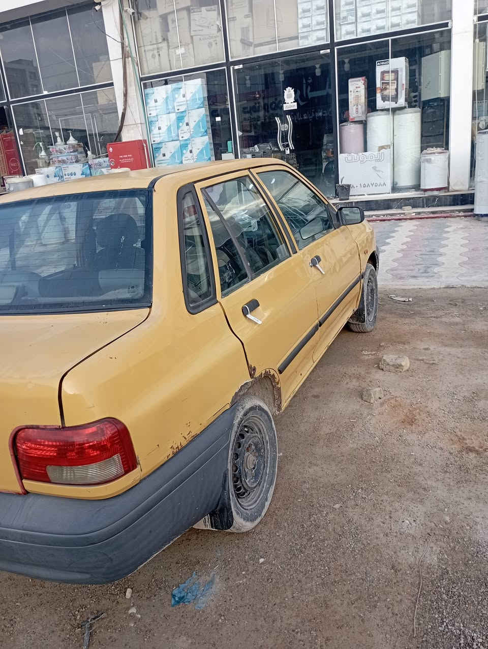 سايبه للبيع موديل ٢٠١١ رقم كربلاء و مكانه بلنجف بدون راعي تكفل عن السرقه والعشائر السعر 15 ورقه وبي مجال حك الجيه وهذا رقمي بي واتساب ***********
