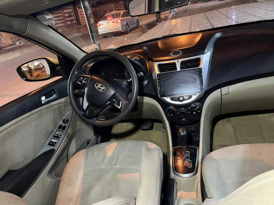 سلام عليكم اكسنت 2016 خليجي بدون حادث محرك 1600 دوش
السعر 93 

***********
