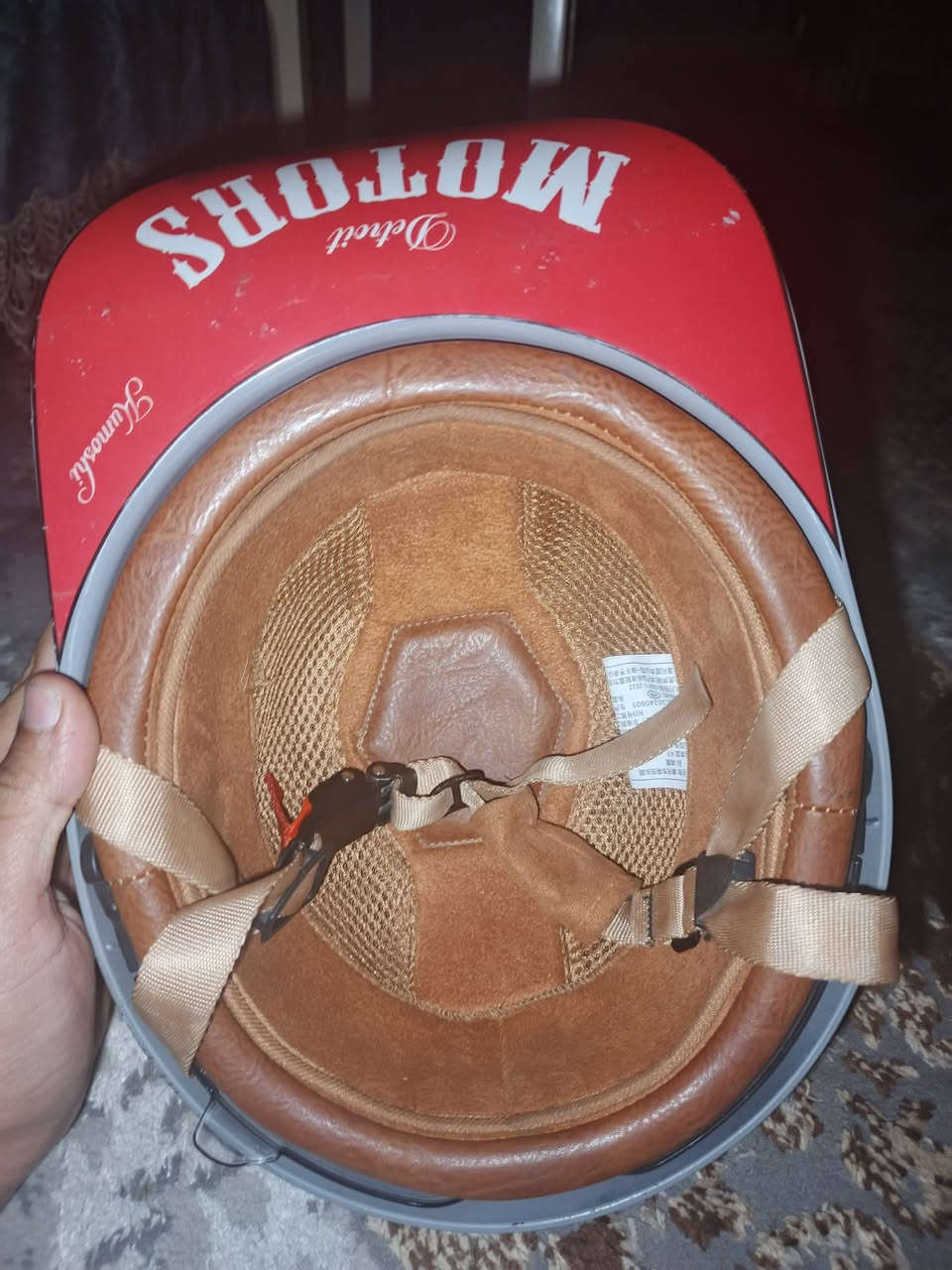 خوذه علئ سكل شفقه. مبطنه من الداخل فرو ثخين وجديده كامله سعر 25 الف مكاني كربلاء حي القادسيه ***********واتساب فقط توصيل موجود لمعلموات غير مستخدمه
