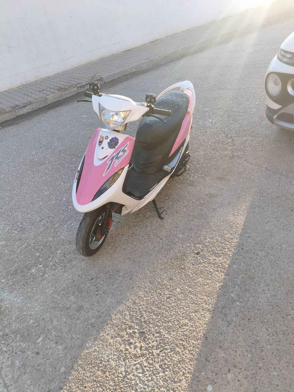 سلام عليكم دراجه ماكس عدله للبيع بوش 55 بيه شلعه ومعدل✈️رايده 900وبيه مجال واني امشومه وحالين هيه غير لون التفاصيل أكثر واتساب *********** مكاني كركوك
