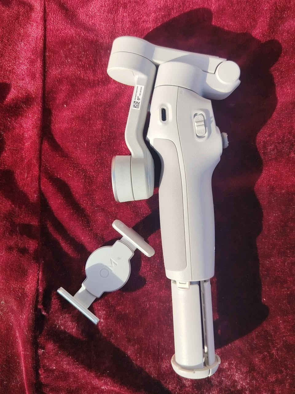 dji اوزمو 7 
        ( مخصصة للمبايل )
نضيف جدا تم استعماله 4 مرات فقط 
._تثبيت التصوير
._تحكم مباشر بالحركة و الزوم 
._تتبع حركة 
._عمر بطارية 10 ساعات تقريبا 
._ربط عن طريق البلوتوث 
._منع الاهتزازات اثناء التصوير 
._نتيجة تصوير احترافية موصل, نينوى


**إذا كنت صاحب هذا الإعلان وتريد حذفه لأي سبب، رجاءا أرسل رسالة إلى الدعم الفني**