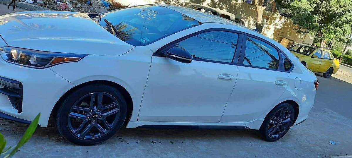 فورتي  2020 مواصفات جيتي لاين  
حادث منشور بالصور  ايرباك برده فقط وبيها صبغ كلير امريكا بدون حادث  بنيد وجاملغ ايمن  
السياره ماشيه 63 الف   
مكاني بغداد  السعر 130 ‭0773 498 7875‬
