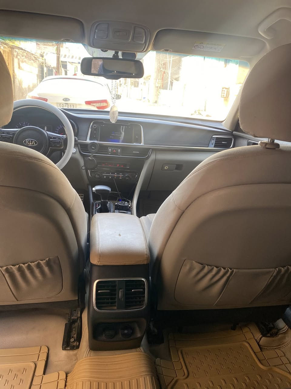 اوبتما 2016 خليجي 2400
تبريد قطعتين 
تحكم ستيرن 
شفتات
مري شفط واشاير بالمري
بردات بلاد 
داخل بيجي 
بك لايت لد 
السيارة نص فول
رقم أربيل
السعر 157
بيها قطعه صبغ الجاملغ الخلفي اثر طخه خفيفه
وبارد بالباب قليل مال الصدر سونار موجود
📞***********
📞***********
