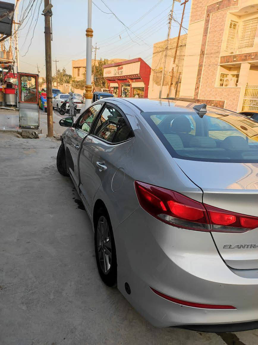 اللهم صلى على محمد وال محمد اخوان السلام عليكم   سياره النتره ١٧ امريكي للبيع تفاصيل  السياره ولاقطع بيها تبديل الحادث منزل صورته بس البنيد ونفسه مصلح السياره جاهزه المواصفات معروضه بالصور تبريد ثلج وحدايه نضيفه مكينه وكير شرط الفحص  رقم دولي ذي قار بسمي مضومة غاز جديده انسه الصرفيه مكان السياره الناصريه مركز السعر  ١٢٠ رقم الهاتف ***********
