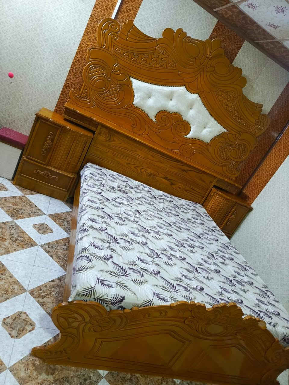 غرفه للبيع اسعر مليون وبيها مجال.. ***********
