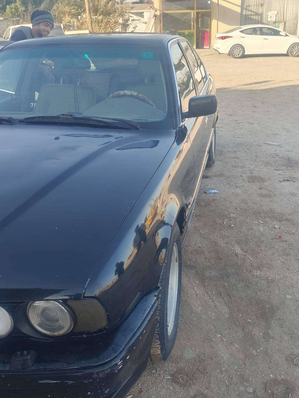 موديل 91 BMW للبيع 525 رقم صاحب السيارة *********** العنوان بابل شارع 80
