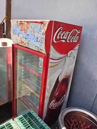 براد • نضيف • يحتاج غاز
