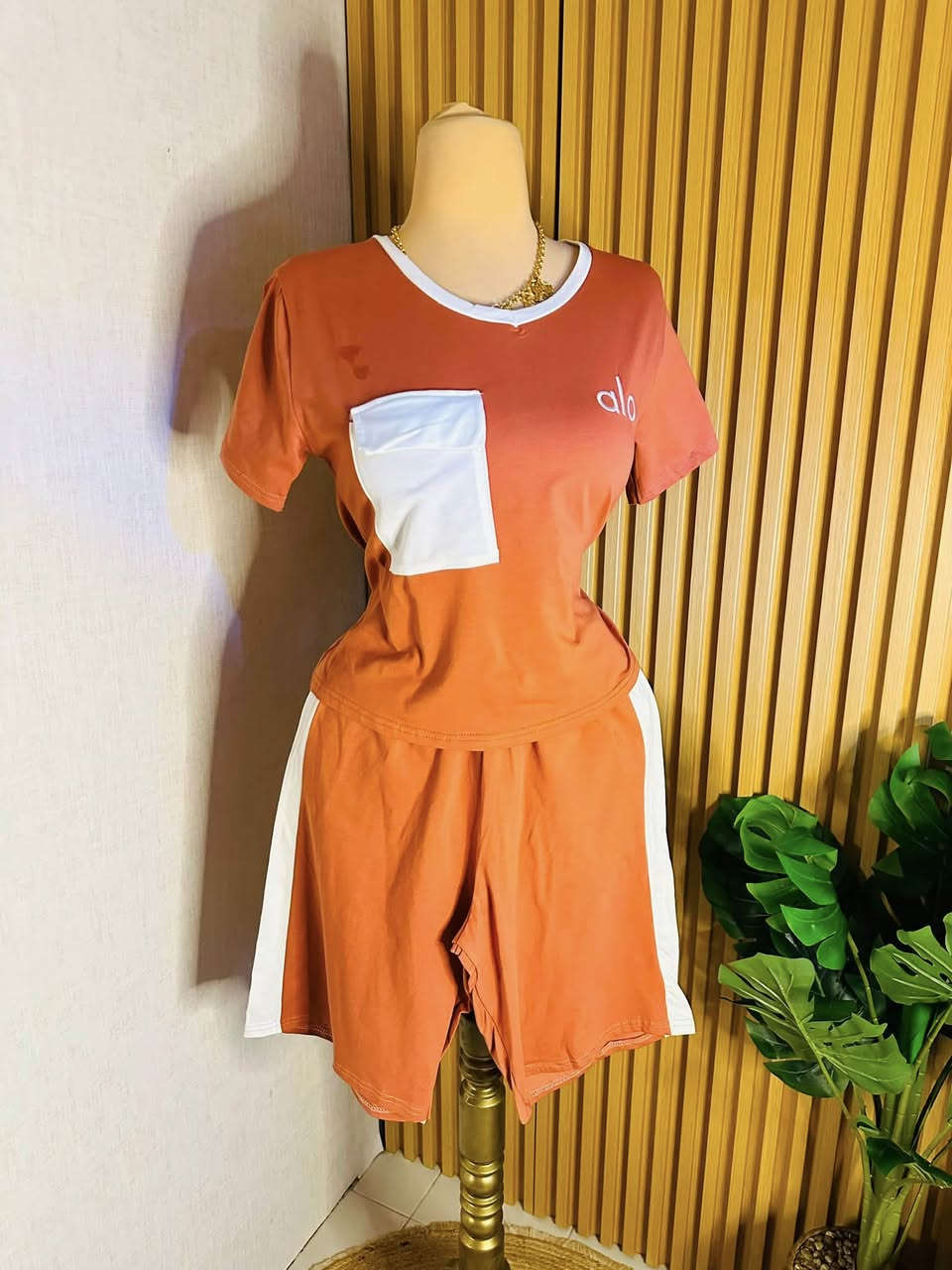 تراكات برموده نسائي 🎀🤍
خامه فانيله تركي درجه اولى قطني 🍭
قياس l_xl_xxl_xxxl 

متوفر بعدة الوان 
________________________


**إذا كنت صاحب هذا الإعلان وتريد حذفه لأي سبب، رجاءا أرسل رسالة إلى الدعم الفني**