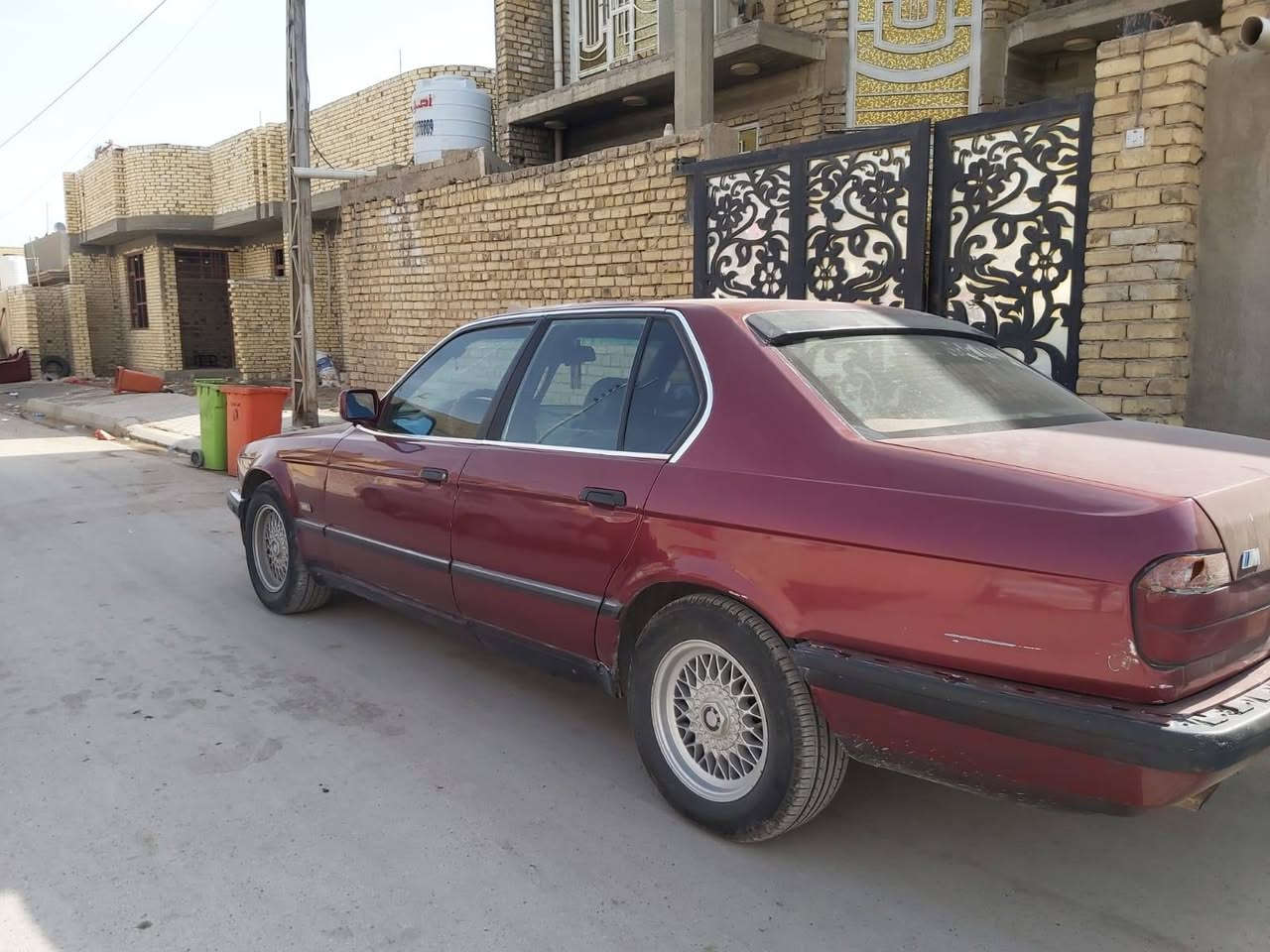 السلام عليكم
للبيع BMW أصل 730
موديل 1991
مكينة مفتوح 6 سلندر 
مكينة وكير وأكسل خير من الله
دبل أيرباك دبل جكمجة كهربائيات كلها شغالة جام كهرباء ويل خلية 
السيارة بيها نقوصات قليلة تجي وتشوف بعينك السعر60 وبيها مجال  وللأستفسار ***********
