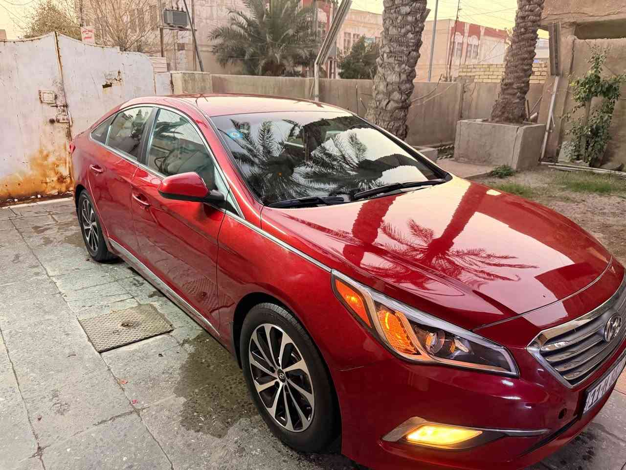 السـلام عليكم 
للبيع سوناتا 2016 sport نص مواصفات
وارد امريكي 
محرك 2400 
شاشة كبيرة كاربلي واندرويد اوتو 
تحكم جهتين ستيرن 
كاميرا خلفية  
3 وضعيات قيادة ايكو وسبورت ونورمال 
السيارة جاهزة لل اخير تخم تاير جديد صدر جديد وعليها  ادامة كاملة  
حادثها بين البابتين  جهة الصدر وب العراق بيها جاملغ وباب جهة السايق
ابيع احزام بدون دواخل لا لغد ولا شاصي 
الســعر ( 116 ) وبيها مجال بسيط 
مكاني بغداد حي الجهاد الاساتذا
رقم بغداد بأسمي شخصياً السنوية لل 2029 
هزة جديدة رقم جديد انكليزي 
*********** بغداد, العراق
