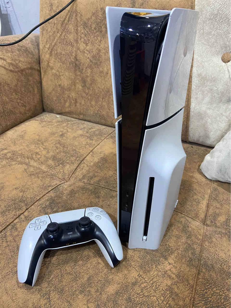 PlayStation 5 slim disk

پلەیستەیشن ٥ سلیم دیسک خاوێن کارتۆن دەسک و کامل ئەشیا بیلادی زۆر خاوێنە و کەم بەکارهاتووە 

گەیاندنم هەیە بۆ هەموو شوێنیک

نرخ : 790 هەزار أربيل, العراق


**إذا كنت صاحب هذا الإعلان وتريد حذفه لأي سبب، رجاءا أرسل رسالة إلى الدعم الفني**