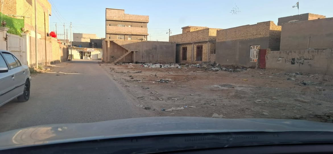 السلام عليكم قطعه ارض للبيع زراعي المساحة 5 15  تحويل مباشر حي الزهراء خلف بهاء النجار كافة الخدمات متوفره على شارعين السعر 50 وبيها مجال قليل الاتصال  ***********
