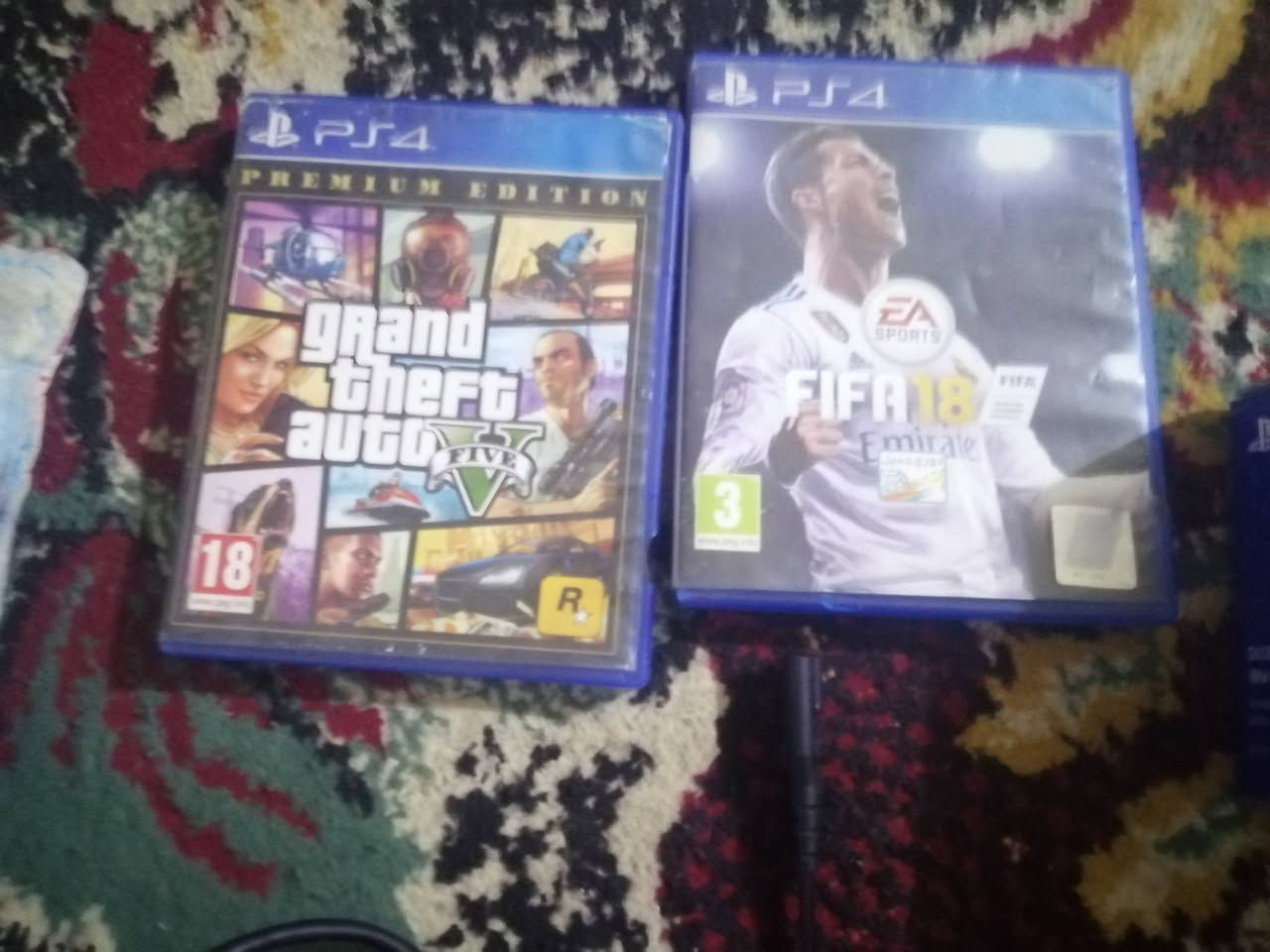 بلاي 4 للبيع ويا شاشه هديه  حجمه 32 جهاز ذاكرته 500 الجهاز يجي وياه جي تي اي وبيش 18  الجهاز كامل كل الملاحقات بتجيب وشغل الجهاز لا يفوتك ببلاش السعر 210 وبي مجال للطيبين واللي يحب يتصل على رقم تليفوني***********  الموقع البصره قرمه علي وبصغير
