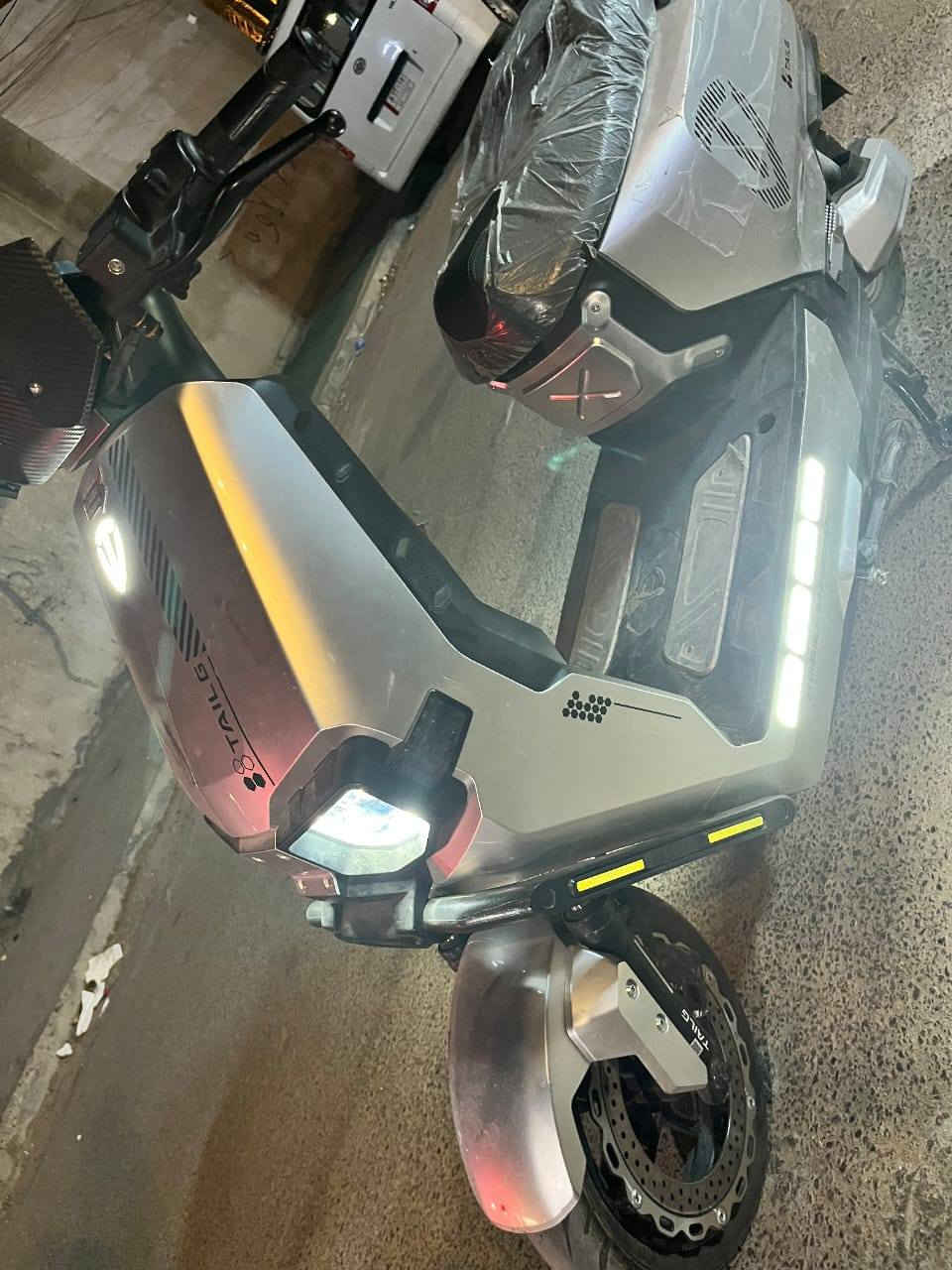 السلام عليكم دراجه شحن شركه طالج نظيفه حيل كامله سعرها 900 وبيها مجال مكاني شهداء البياع الرقم  ***********
