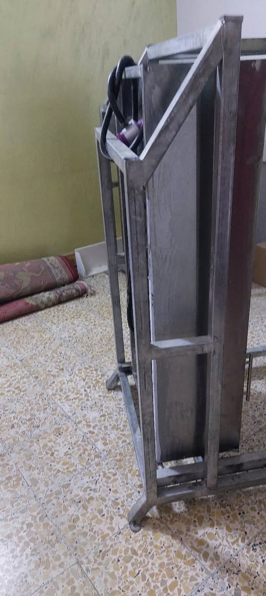 شوايات كص اثنين نظيفات جداً وستعمال كلش قليل مال موكب هن والغراض كاملات اتصال على التليفون ***********
