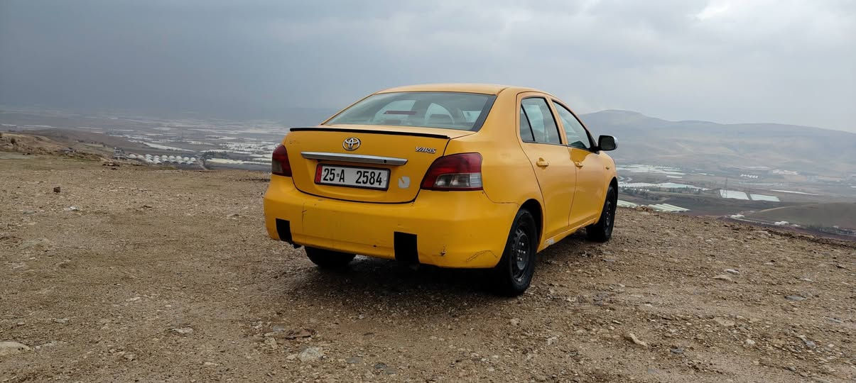 گئرعاديية مةكينة گةورة 2008
چةمةلةغي پئش سةكن گؤراوة

گئرو مةكينةو كلاج تةحويل بةشةرت وةرةقةي بةنزيني هةية نيقابةي مةزبوتة
***********
***********
